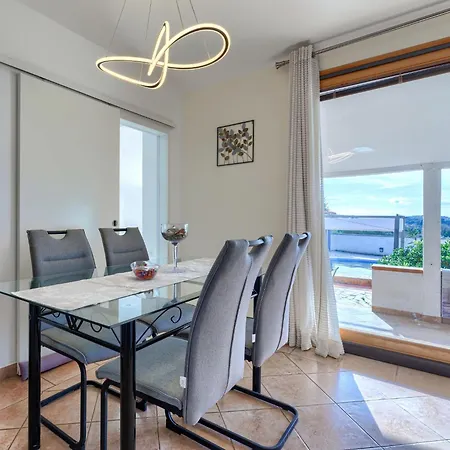 Nena By Interhome * Pula
